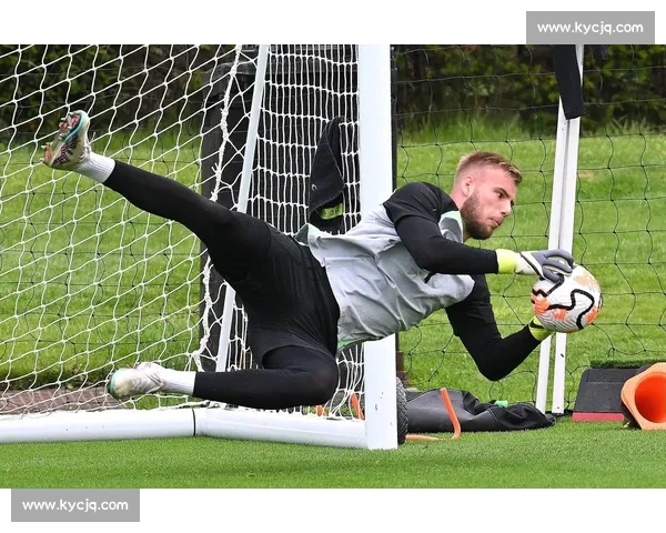 库尔图瓦支招拉门斯:客战安菲尔德,向 KOP 鼓掌 库尔图瓦支招拉门斯:客战安菲尔德,向 KOP 鼓掌